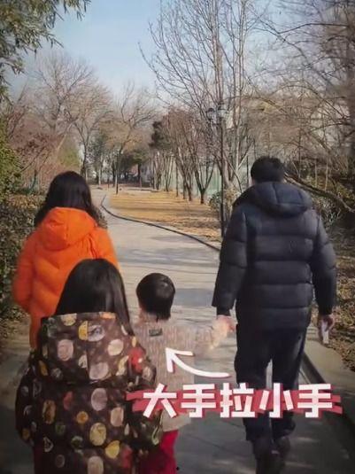 黄磊一家五口图片,幸福时光定格瞬间