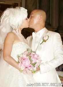 张卫健老婆现在照片,岁月静好幸福满溢